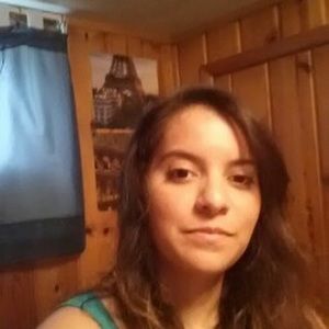 Meet your Posher, Larissa
