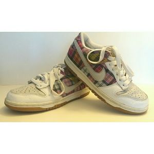 Women's Nike Dunks Low, size 5.5