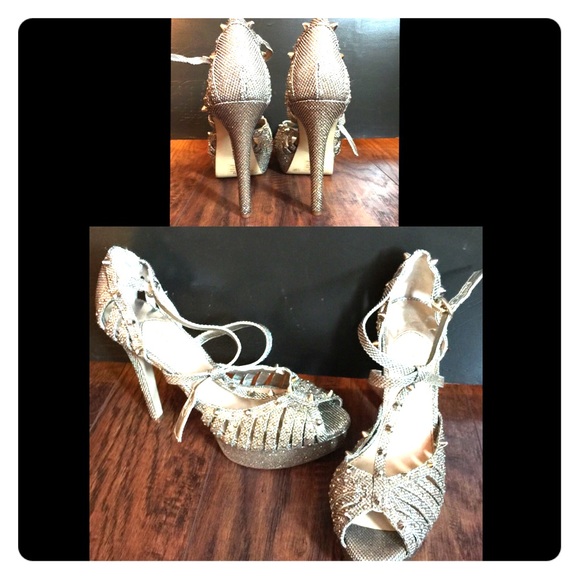Gianni Bini Heels - Picture 1 of 1