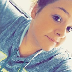 Meet your Posher, Brooke