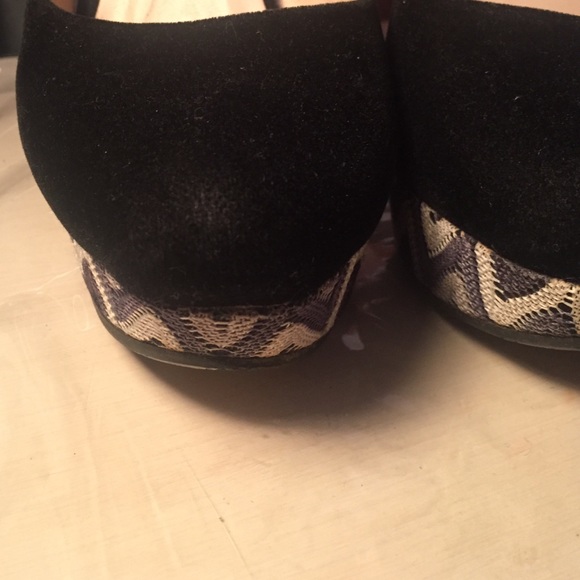 High Heels - Picture 2 of 4