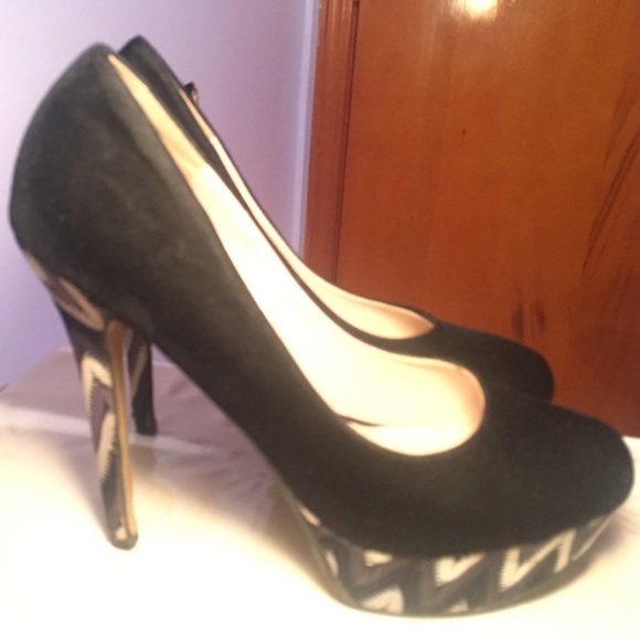 High Heels - Picture 3 of 4