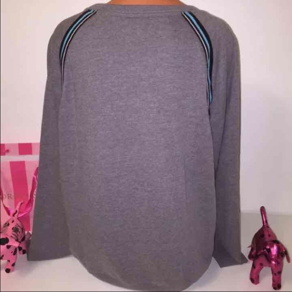 NEW PINK VS CREW SWEATSHIRT - Picture 3 of 3