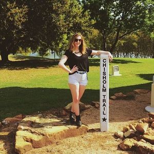 Meet your Posher, Claire