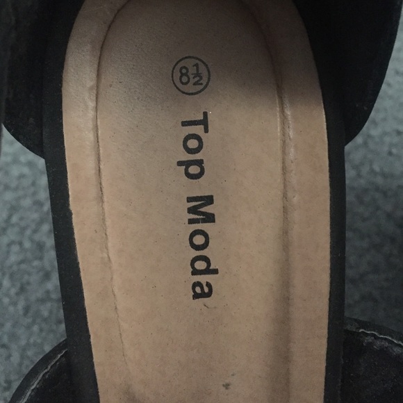 BLACK HIGH HEELS - Picture 2 of 3