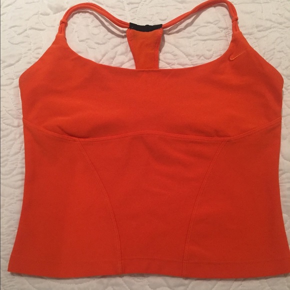 Nike Active Crop Top