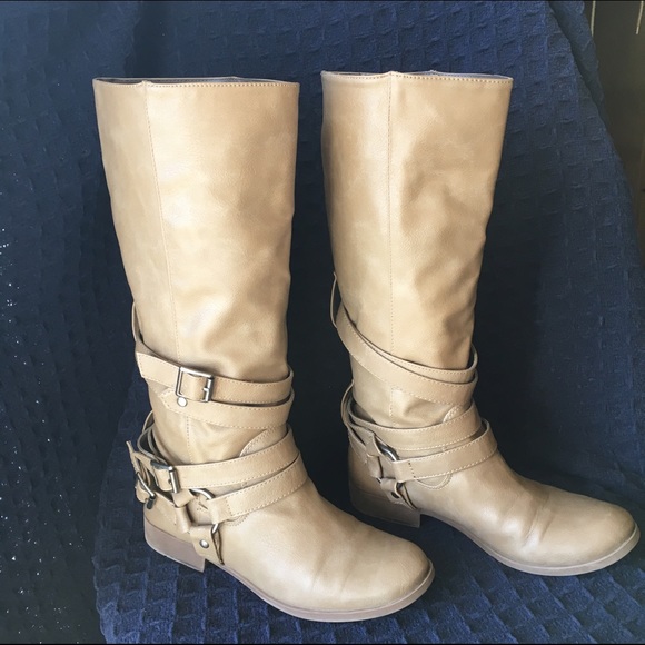 ❌SOLD❌ Tan Boots 👢