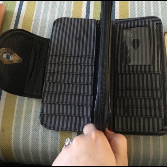 Volcom messenger bag and wallet set - Picture 3 of 4