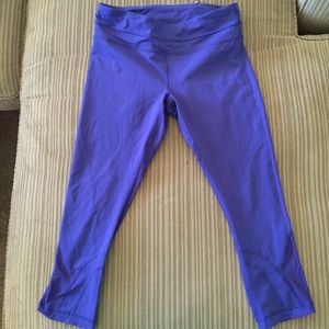Lululemon Inspire crop size 8