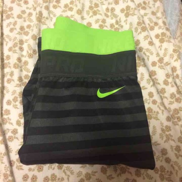 Nike pro leggings