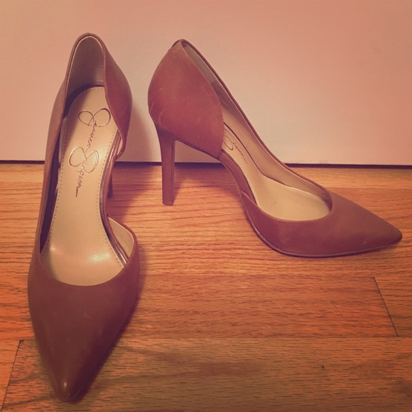 Jessica Simpson pumps