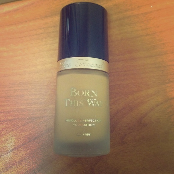 Too Faced Born This Way Foyndation