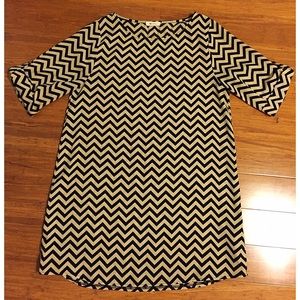 Black/Cream Chevron Shift Dress - Everly (Medium)