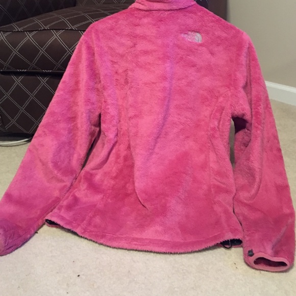 North face pink furry jacket - Picture 3 of 5