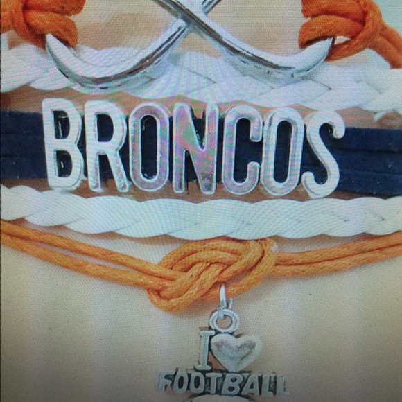 🆕🏈Broncos charm football bracket⚡️quick shipping - Picture 1 of 1