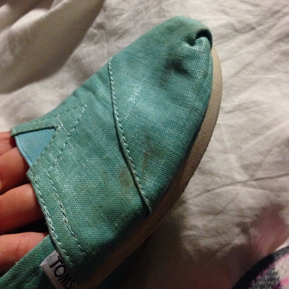 Toms - Picture 2 of 4