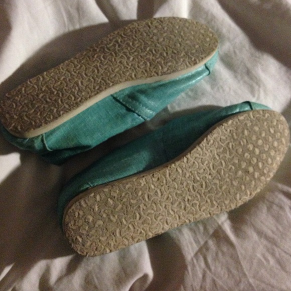 Toms - Picture 3 of 4