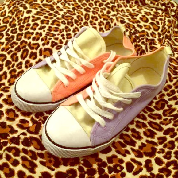 Multicolored Canvas Sneaker