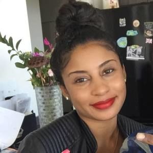 Meet your Posher, Monique