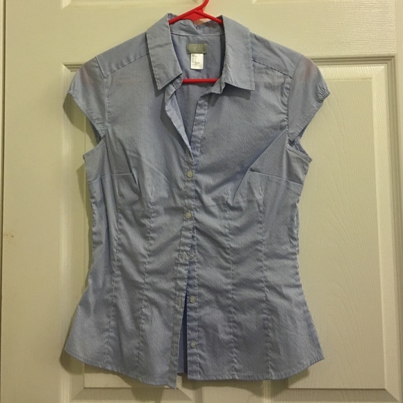H&M short sleeves button down shirt