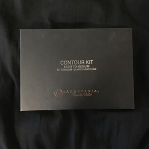 Anastasia Beverly Hills Contour Kit