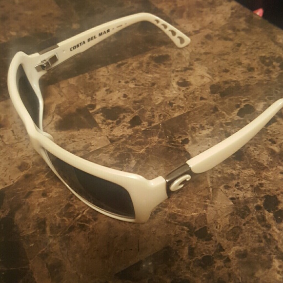 Original Costas, off white