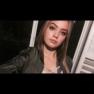 Meet your Posher, Alyssa