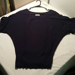 Shortsleeve navy blouse