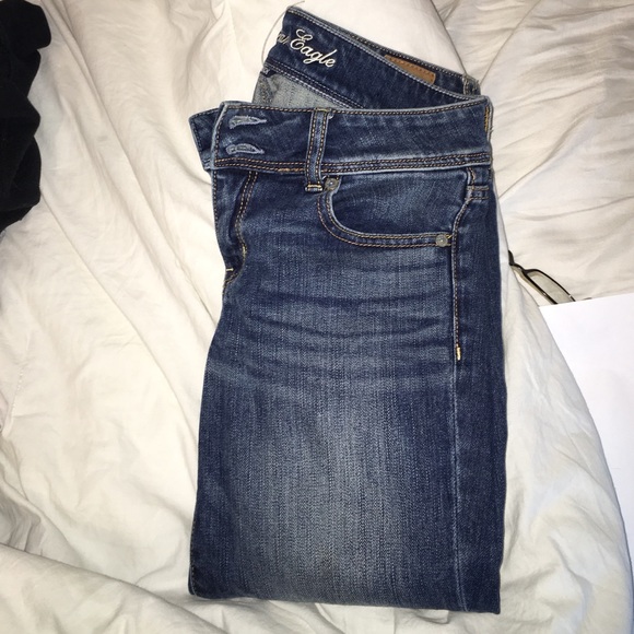 ANERICAN EAGLE JEANS