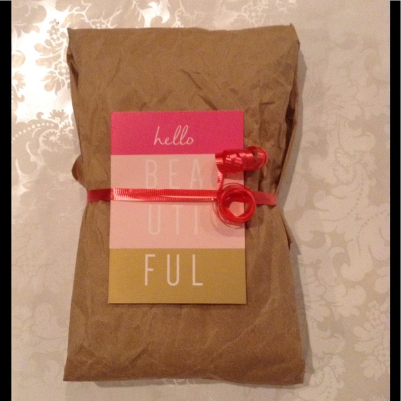 Meet your posher - Hi, welcome to my closet! - Picture 4 of 7