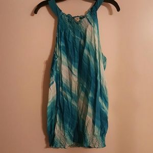 Sleeveless shirt