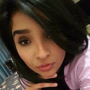 Meet your Posher, Adeen