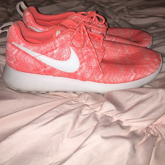 Nike Roshe's