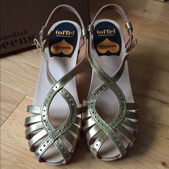 Gypsie Dancing Shoe Swedish Hasbeens gold clog