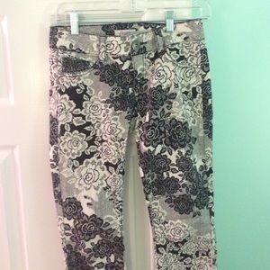 Lace Patterned Ankle Length Skinny Pants