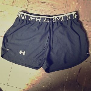 Black under amour shorts!