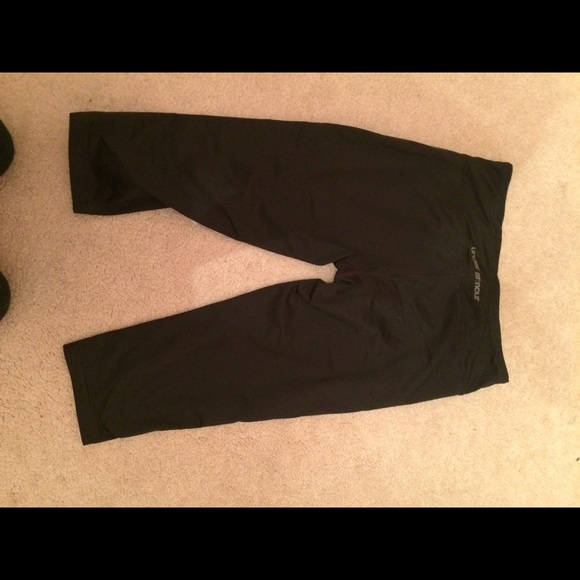 ️SOLD Under armour capris - Picture 4 of 4