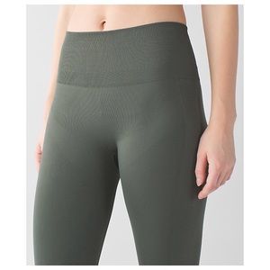 Lululemon - Zone In Crop ❌SOLD❌