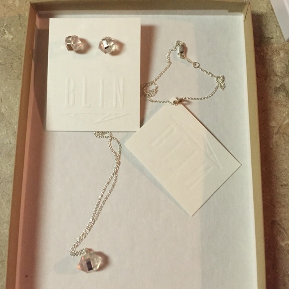 BLTN earring and necklace set