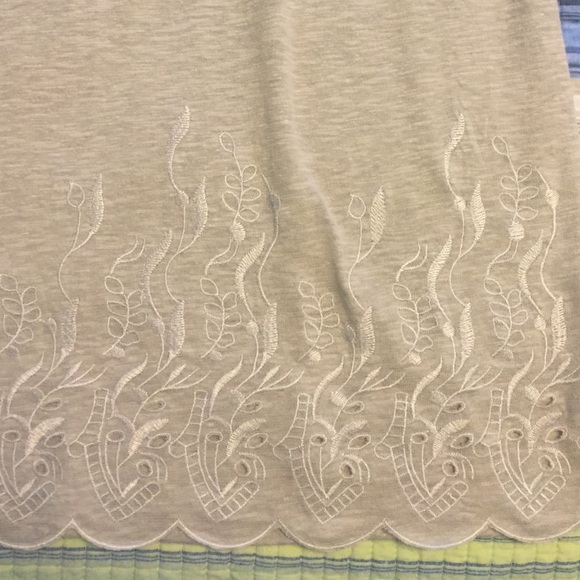 🆕 Ann Taylor top - Picture 3 of 3