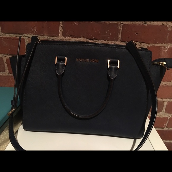 Michael Kors Handbags - Michael Kors Selma Large Satchel