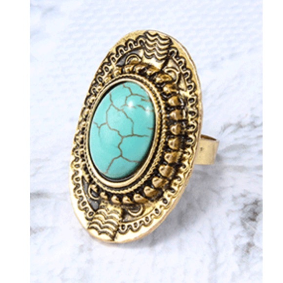Vintage Oval Stone & Shield Ring