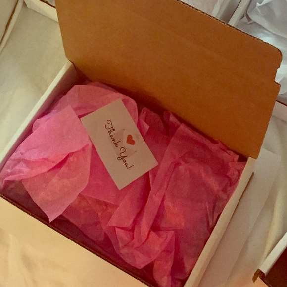 📦🎀 SHIPPING TOMORROW MORNING!