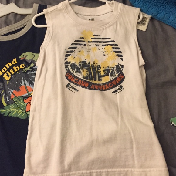 Three Toddler Boy Tops - Picture 3 of 4