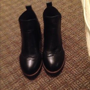 Black leather ankle boots size 6