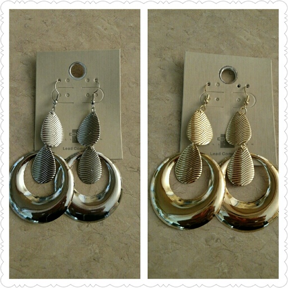 New Silver /Gold Tone Leaf Earrings