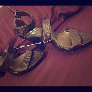 Nicole brown heels never worn !