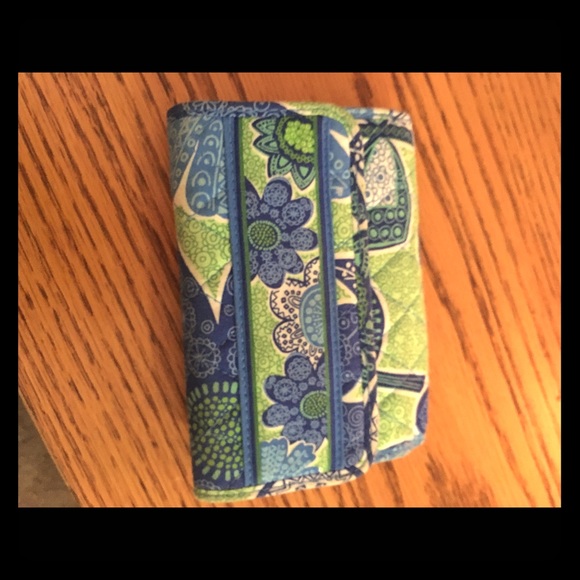 Vera Bradley Wallet NWOT - Picture 1 of 2