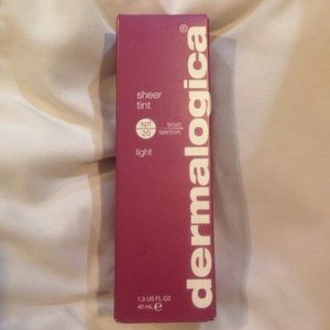 ✨Dermalogica sheer tint in light✨