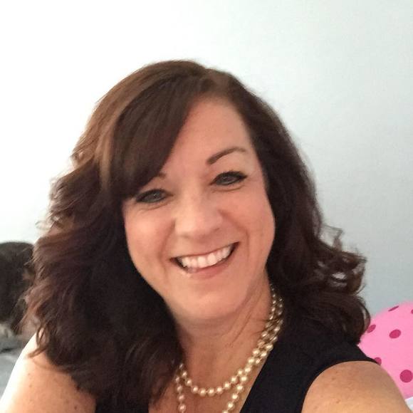 Meet your Posher, Julie - Picture 1 of 1